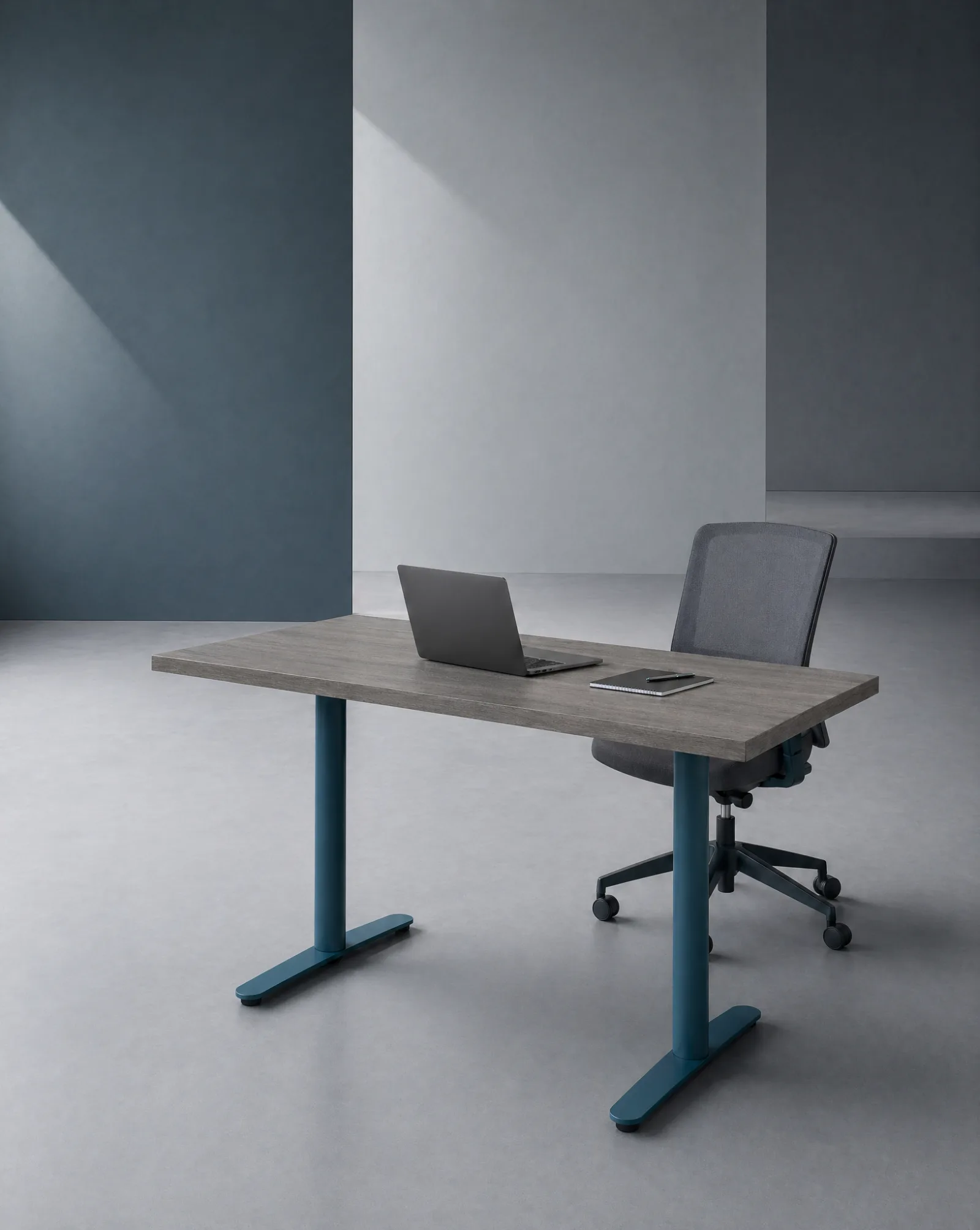 Surge table with a teal base on a slate set